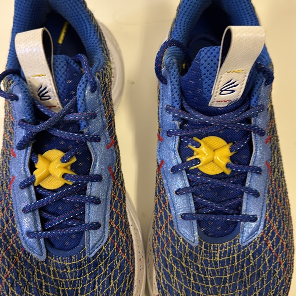 Curry Flo 10 men’s 9.5